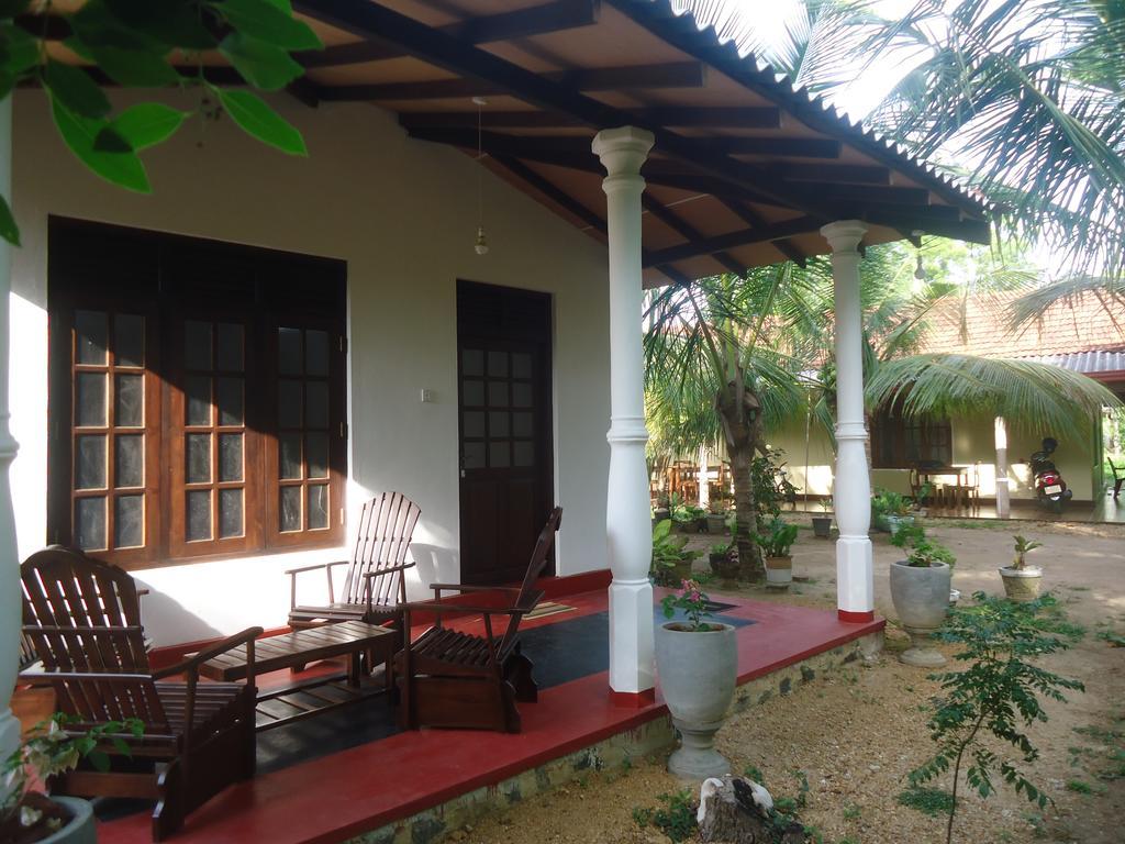 Bay Hill Guest House Tangalle Bagian luar foto